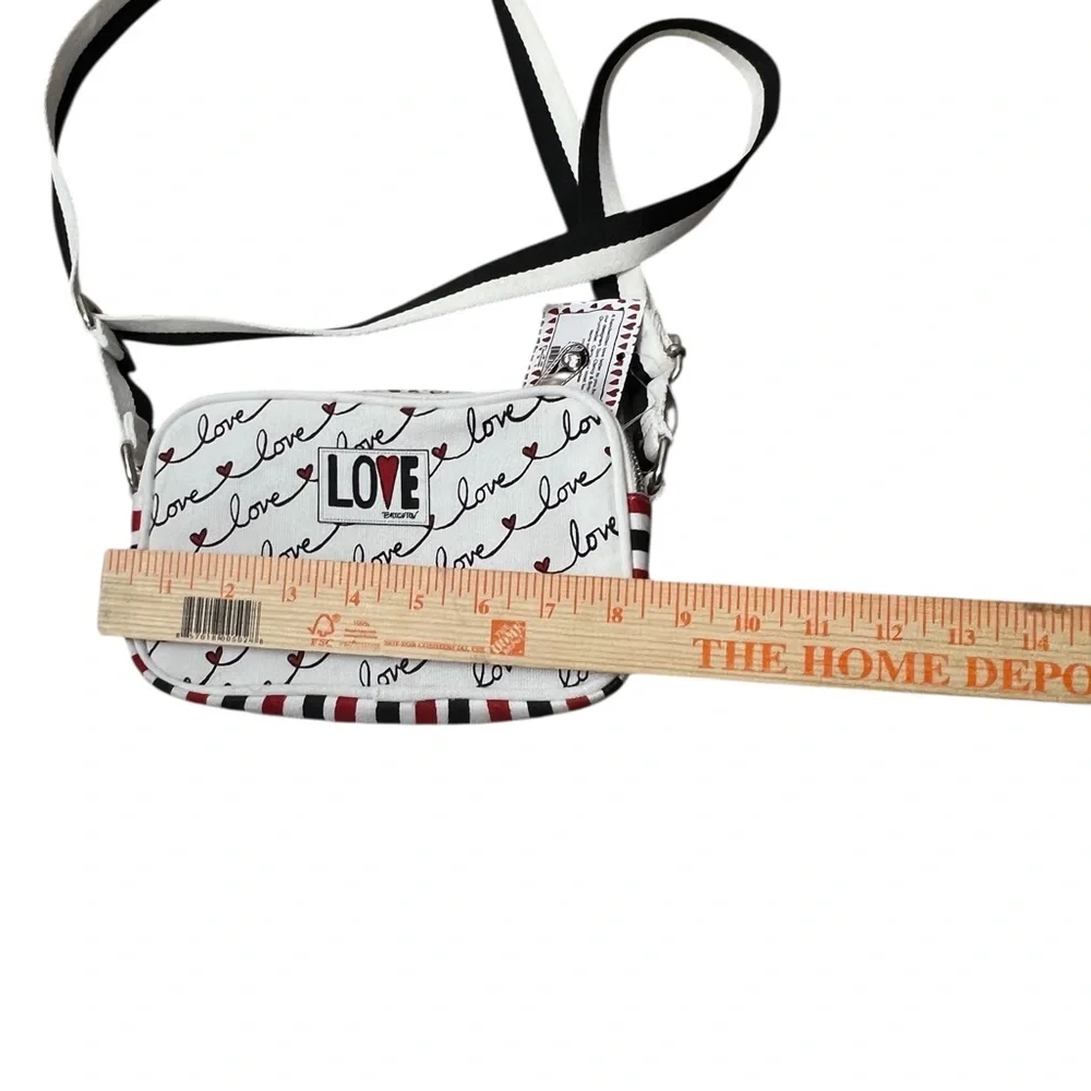 Stylish White Love Print Crossbody Bag - Picture 12 of 12